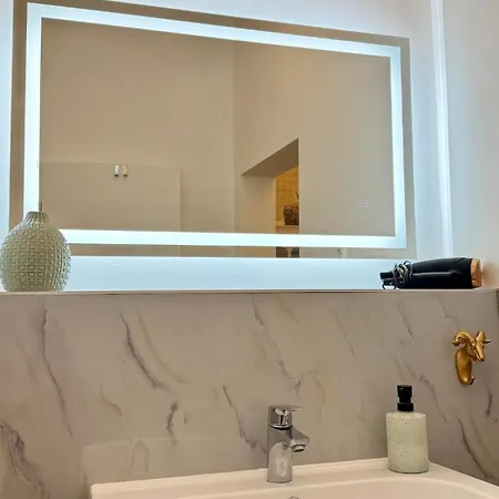 Perfect For Fans And Travelers * Γκελσενκίρτσεν